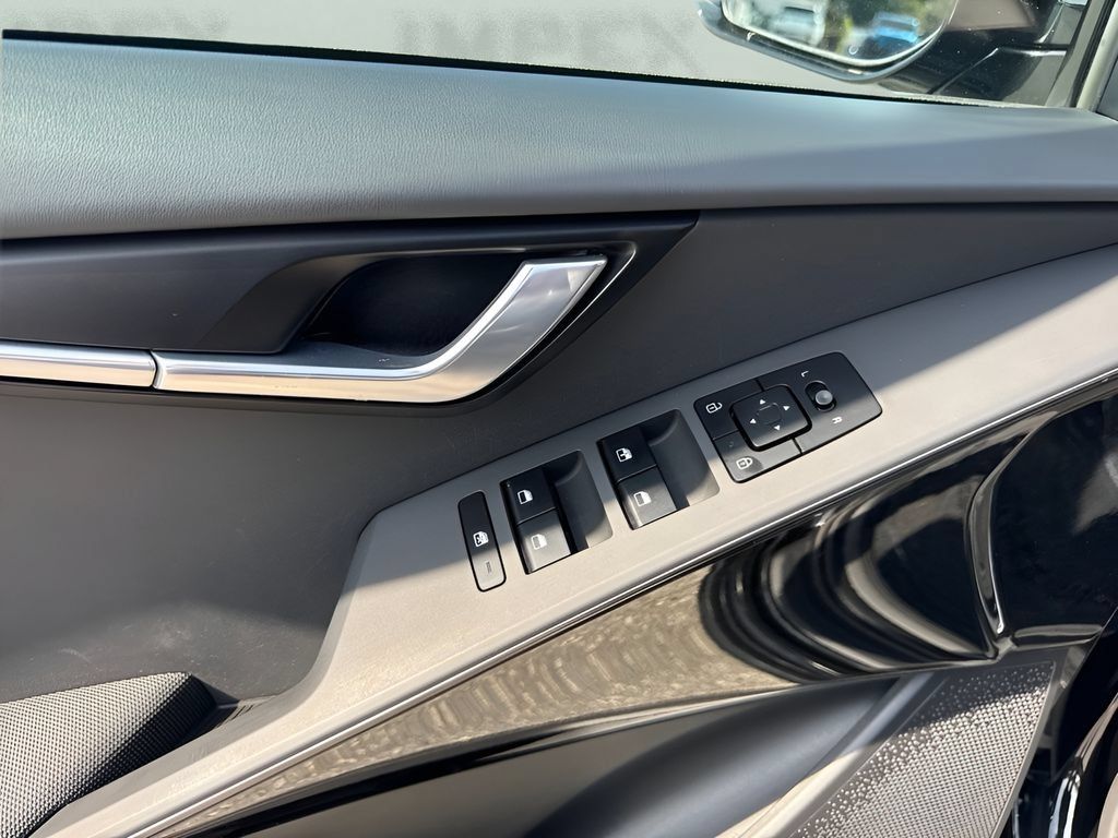 Used 2023 Kia Niro Wind FWD image 23