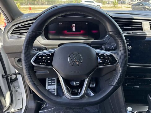 Certified 2023 Volkswagen Tiguan SE R-Line FWD image 20