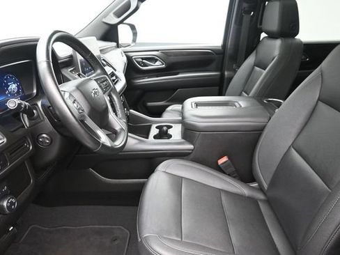 Used 2023 Chevrolet Suburban Z71 w/ Luxury Package AWD/4WD image 16