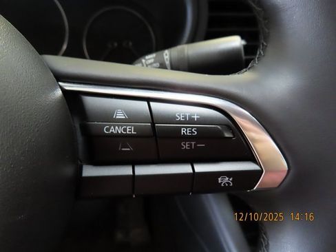 Used 2025 MAZDA MAZDA3 s image 23