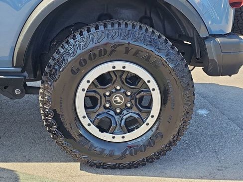 Used 2023 Ford Bronco Black Diamond w/ Sasquatch Package image 37