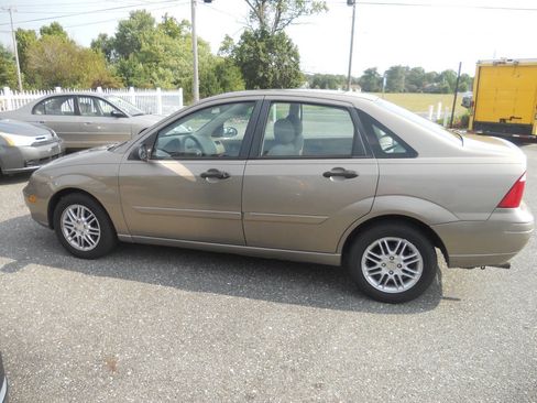 Used 2005 Ford Focus SE image 21