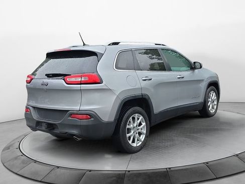 Used 2014 Jeep Cherokee Latitude w/ Cold Weather Group FWD image 5