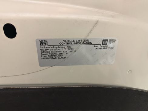 Used 2022 GMC Acadia AT4 w/ Technology Package AWD/4WD image 34