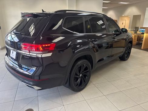 Used 2023 Volkswagen Atlas SE w/ Black Wheel Package AWD/4WD image 8
