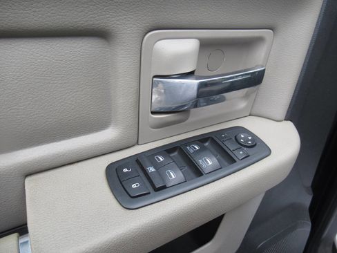 Used 2012 RAM 1500 Big Horn image 17