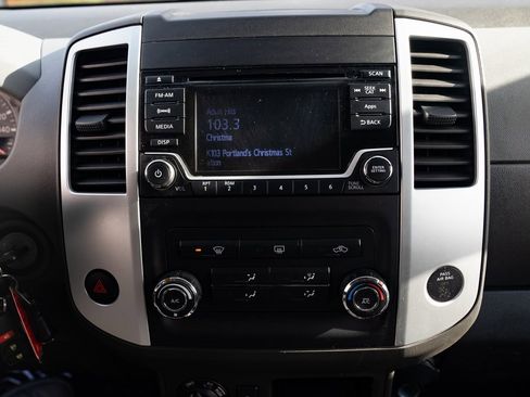 Used 2015 Nissan Xterra S image 13