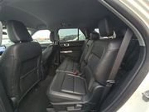 Used 2023 Ford Explorer XLT w/ Equipment Group 202A image 4