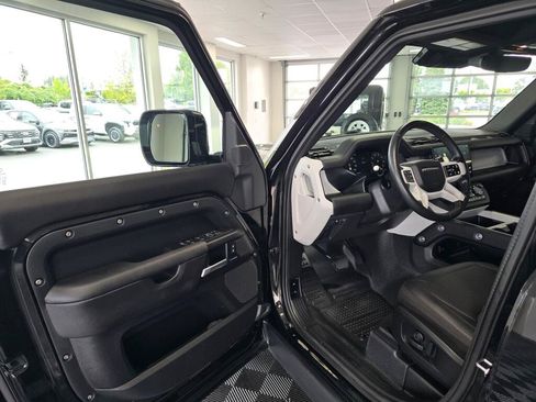 Used 2025 Land Rover Defender 110 S AWD/4WD image 17