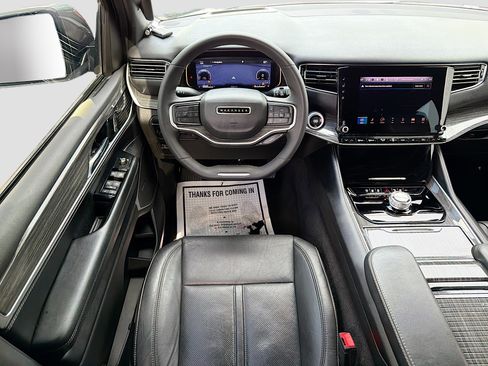 Used 2022 Jeep Wagoneer Series III image 17