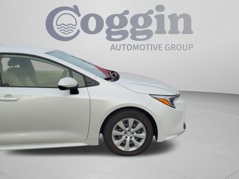 Used 2024 Toyota Corolla LE FWD image 12