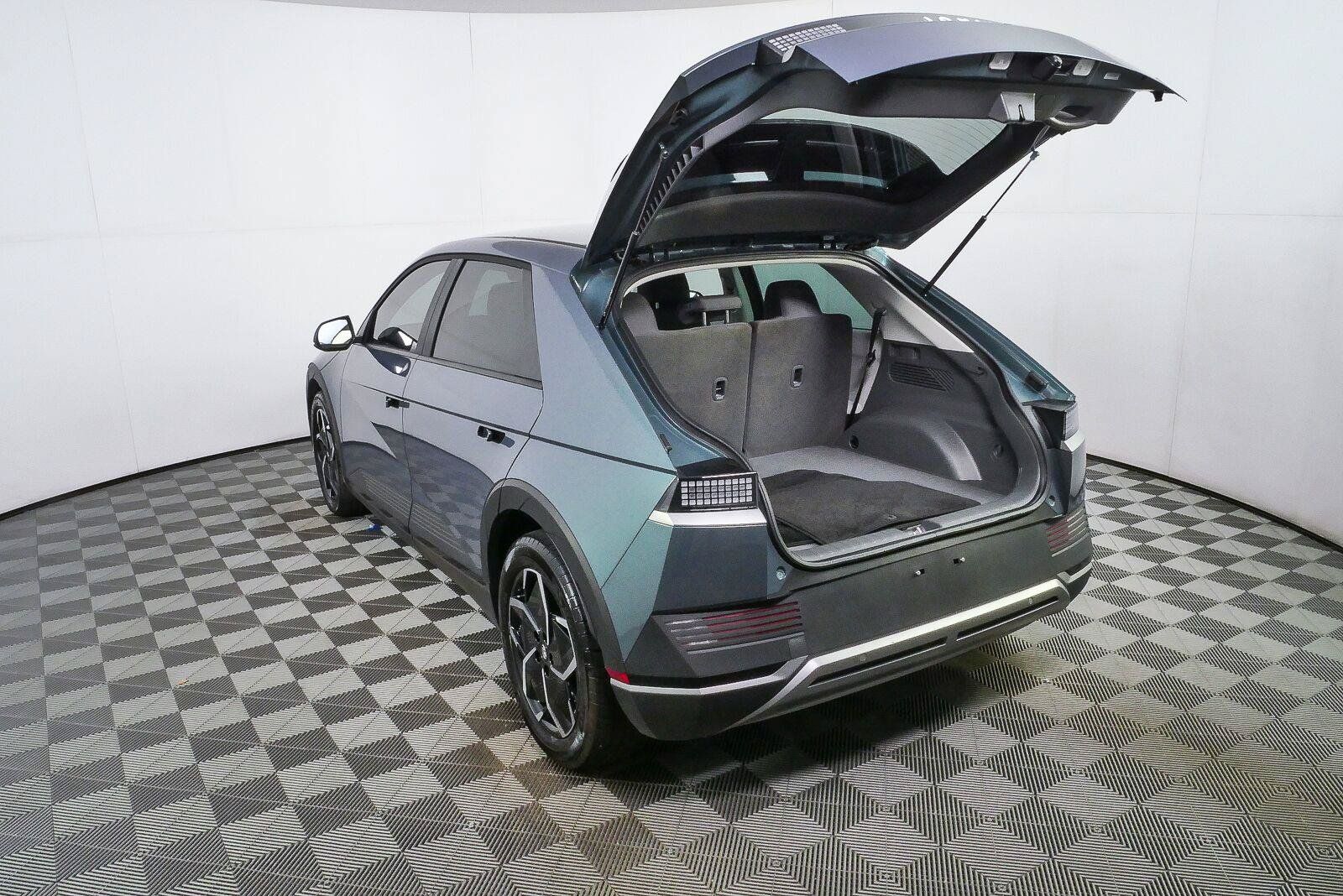 Used 2023 Hyundai Ioniq 5 SE AWD/4WD image 31