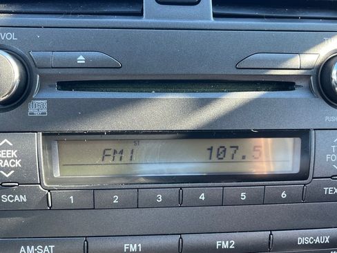 Used 2011 Toyota Corolla S image 12