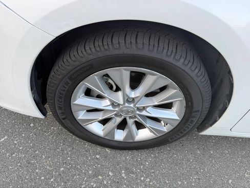 Used 2013 Lexus ES 300h w/ Luxury Pkg FWD image 31