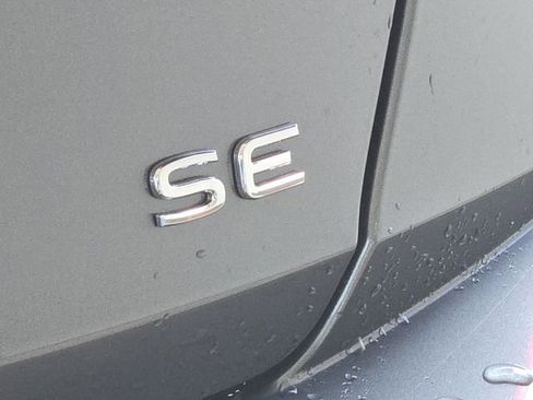 Certified 2023 Volkswagen Jetta SE w/ Panoramic Sunroof Package image 9