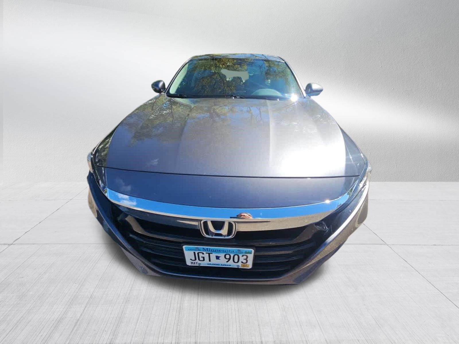 Used 2018 Honda Accord Touring image 2