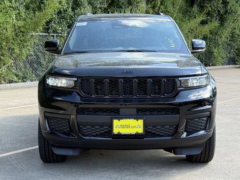 New 2025 Jeep Grand Cherokee L Altitude RWD image 3