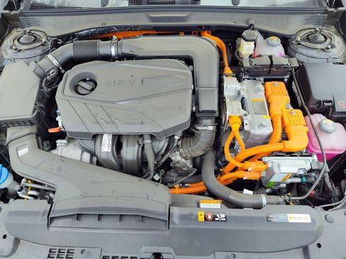 New 2025 Hyundai Sonata Limited image 11