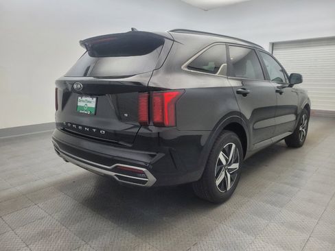 Used 2021 Kia Sorento S image 9