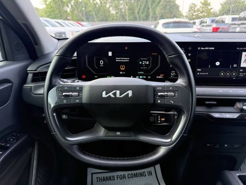 Used 2024 Kia EV9 Light Long Range RWD image 24