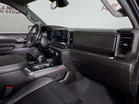 Used 2023 Chevrolet Silverado 1500 LTZ AWD/4WD image 38