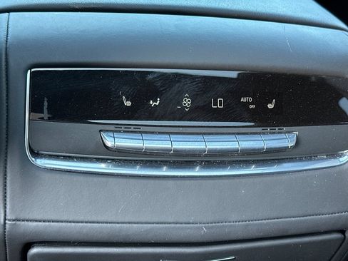 Certified 2024 Cadillac Escalade Premium Luxury Platinum AWD/4WD image 43