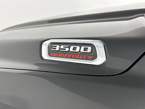 Used 2025 RAM 3500 Laramie AWD/4WD image 28