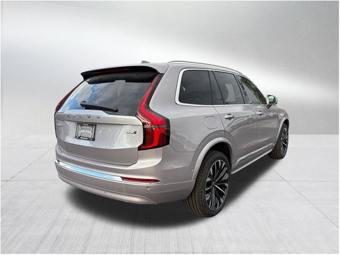 New 2026 Volvo XC90 B5 Plus image 5