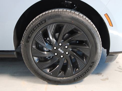 New 2026 Lincoln Navigator Reserve AWD/4WD image 32