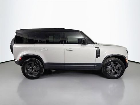 New 2026 Land Rover Defender 110 S AWD/4WD image 4