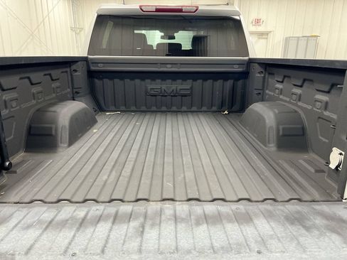 Used 2022 GMC Sierra 1500 SLT AWD/4WD image 23