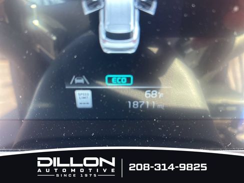 Certified 2025 Kia Sportage EX w/ EX Premium Package AWD/4WD image 2