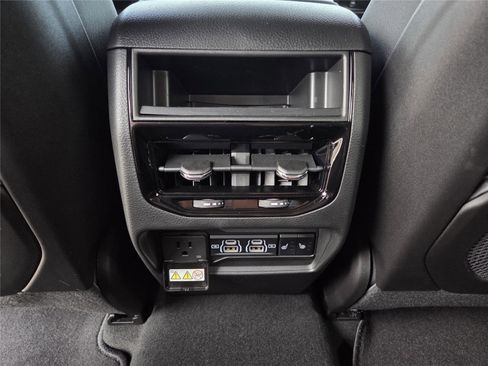 New 2025 Jeep Grand Cherokee Limited w/ Luxury Tech Group II image 23