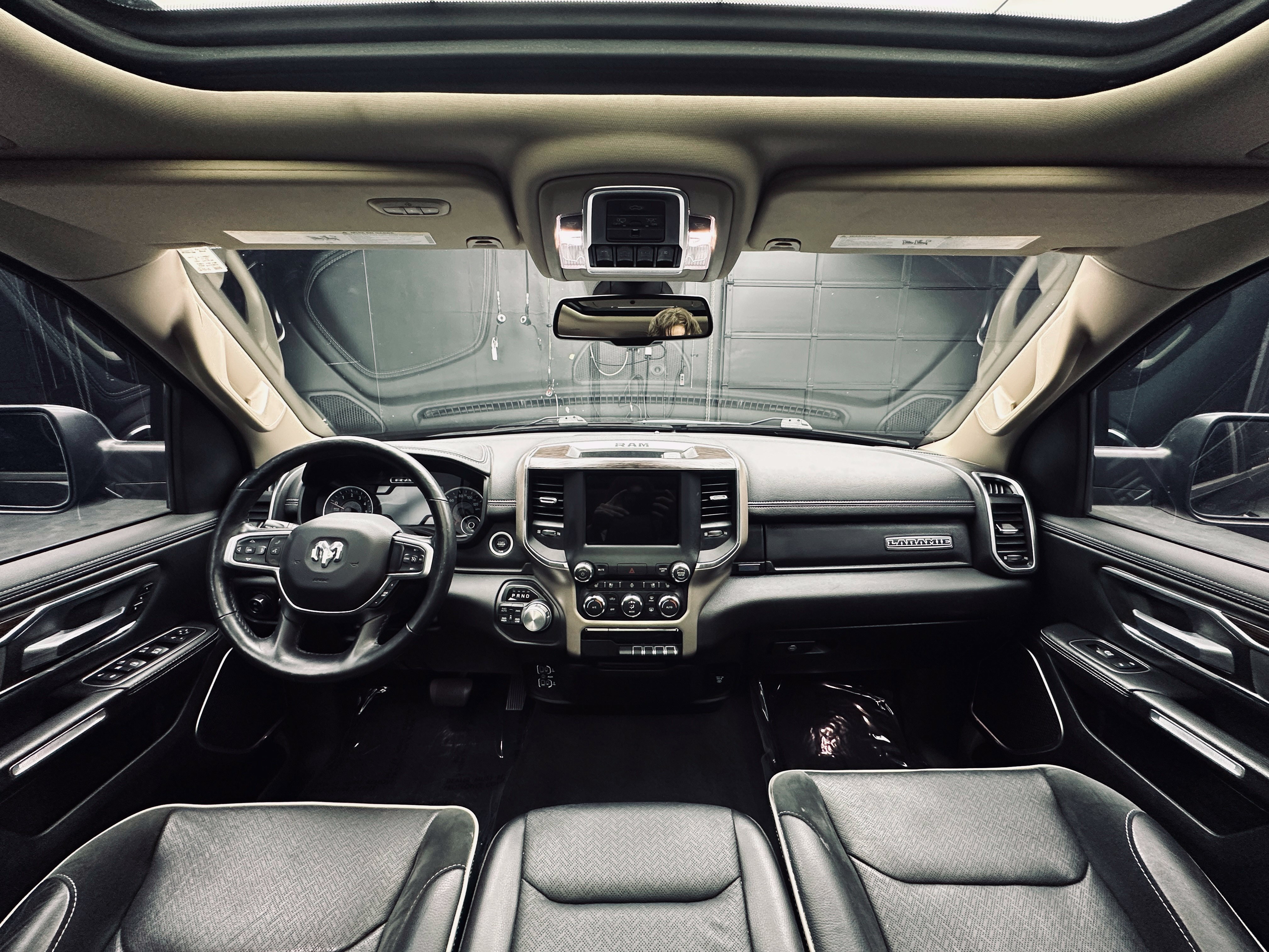 Used 2019 RAM 1500 Laramie AWD/4WD image 22