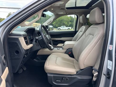 Used 2023 Ford Expedition Limited AWD/4WD image 14