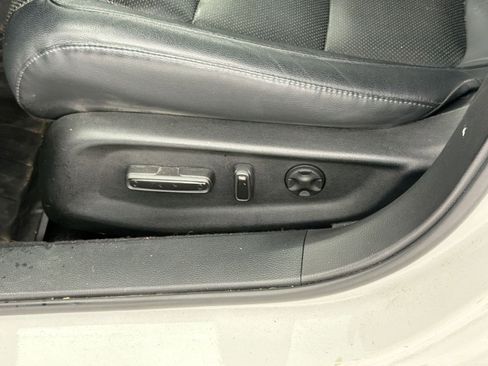 Used 2018 Honda Accord Touring image 14