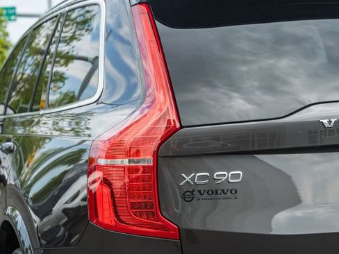 Certified 2023 Volvo XC90 B6 Ultimate w/ Lounge Package AWD/4WD image 7