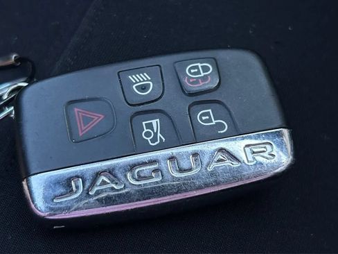 Used 2020 Jaguar F-TYPE Convertible RWD image 28