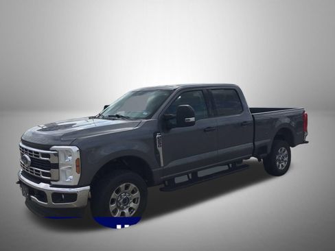 Used 2024 Ford F250 XLT AWD/4WD image 2