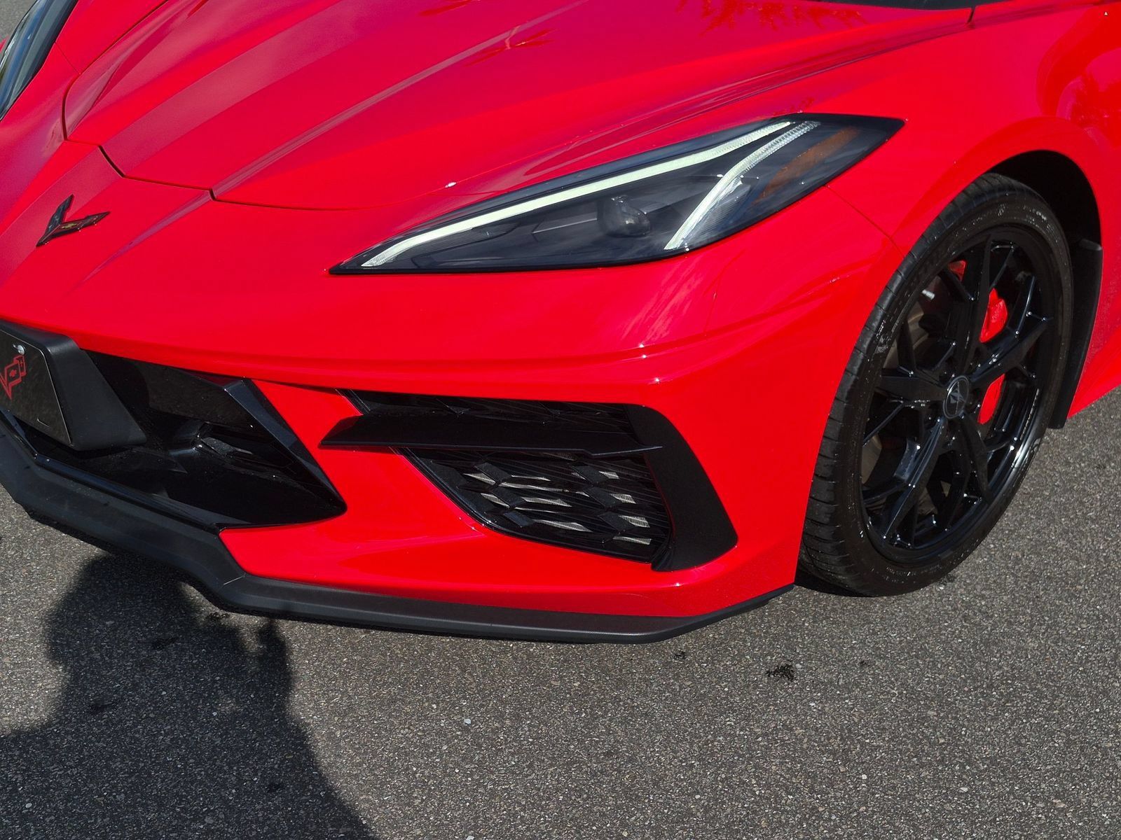 Used 2021 Chevrolet Corvette Stingray Coupe w/ Z51 Performance Package RWD image 9
