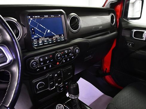 Used 2022 Jeep Wrangler Unlimited Sahara w/ Dual Top Group image 19