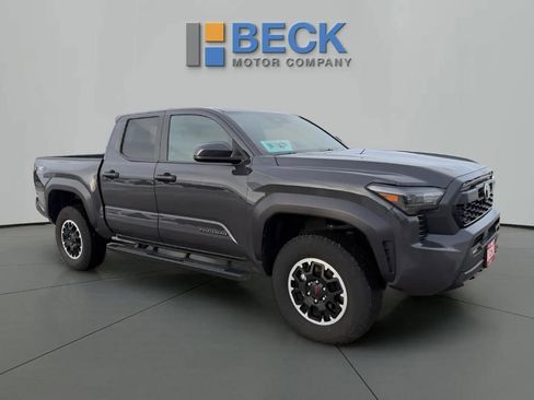 Used 2025 Toyota Tacoma TRD Off-Road image 1