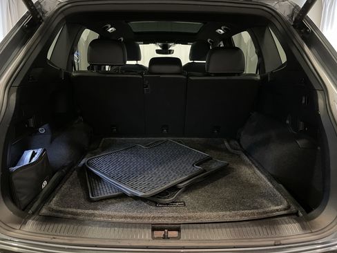 Used 2023 Volkswagen Tiguan SE R-Line AWD/4WD image 27