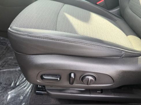 Used 2021 Buick Encore GX Preferred w/ Cold Weather Comfort Package image 12