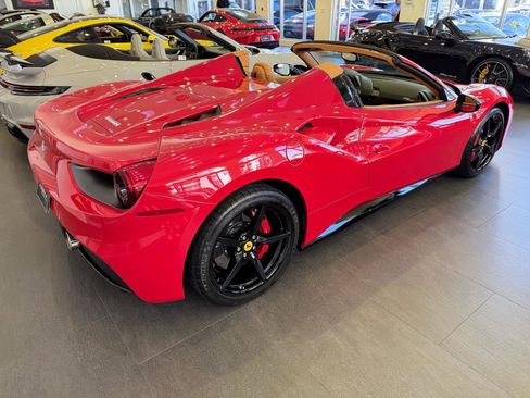 Used 2016 Ferrari 488 Spider image 11