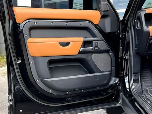 Used 2023 Land Rover Defender 110 V8 image 23