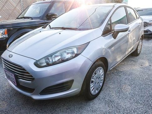 Used 2016 Ford Fiesta S image 2