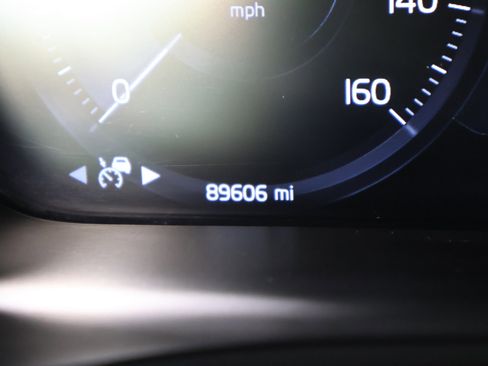 Used 2018 Volvo XC90 T6 Momentum w/ Convenience Package image 17