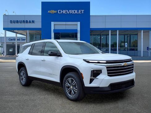 New 2026 Chevrolet Traverse LT w/ Driver Confidence Package FWD image 3