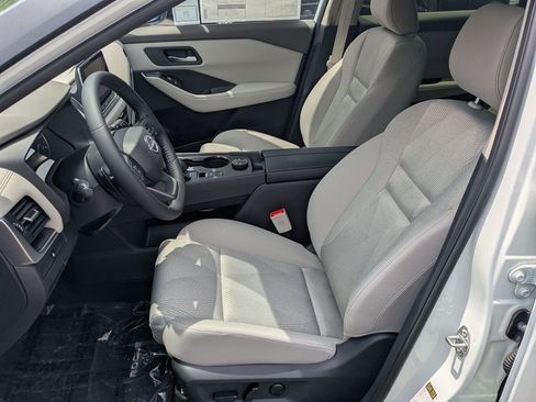 New 2025 Nissan Rogue SV image 12